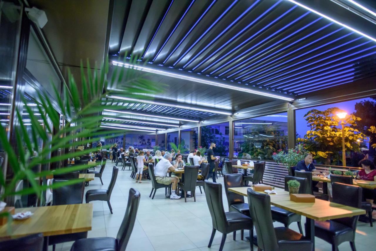 Hotel Tomis Mamaia Exterior foto